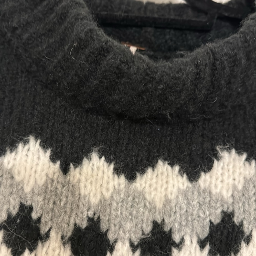 Free People sweater sized large - Picture 12 of 16